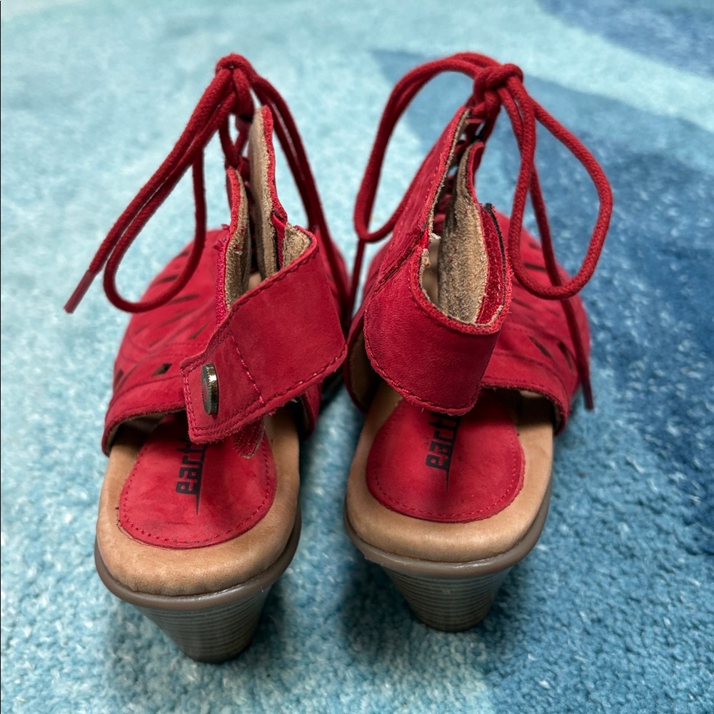 Earth Leather Low Heeled Kristen Sandals, Sz 6 - Picture 3 of 4